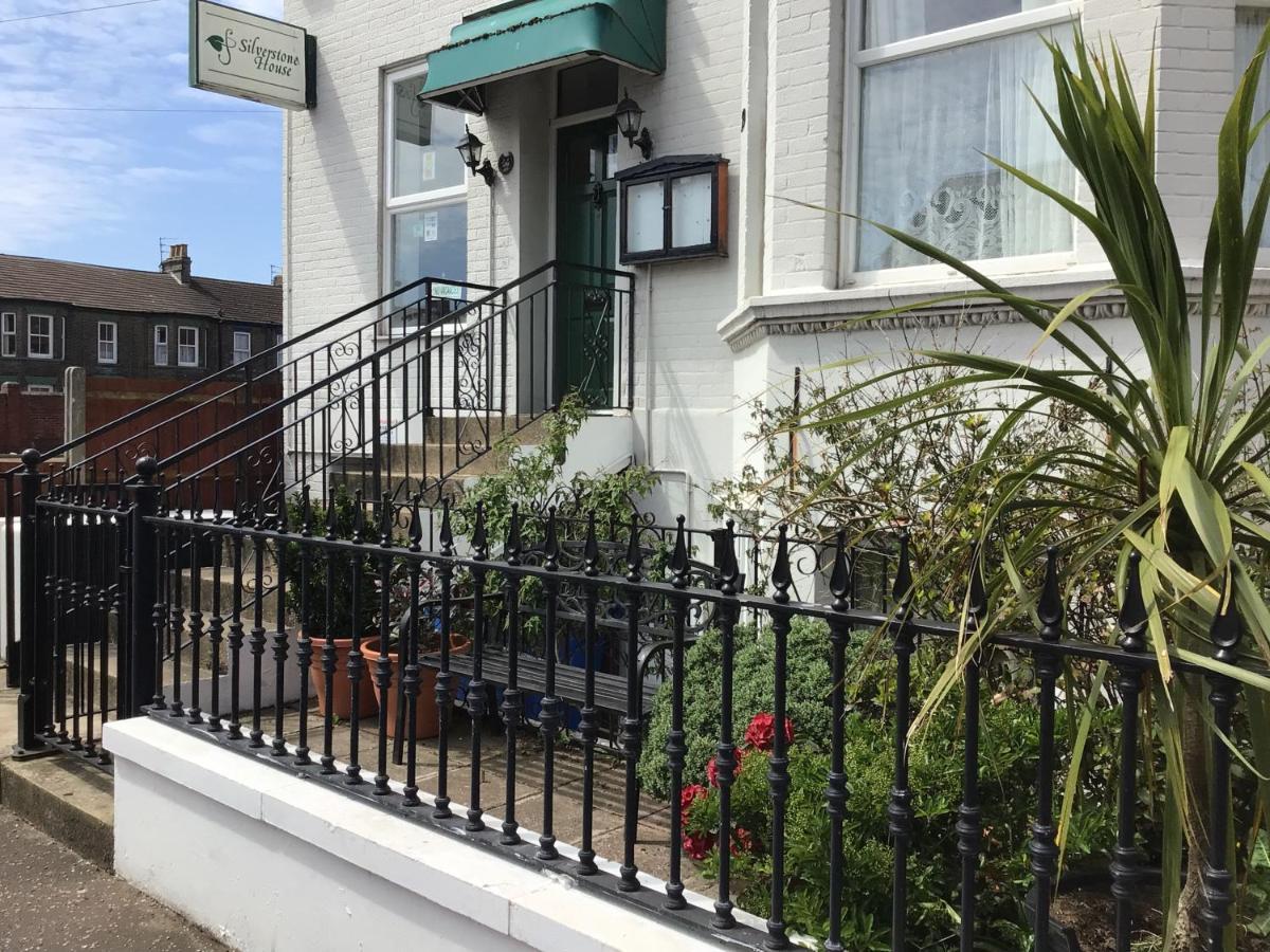 Silverstone House Great Yarmouth Bagian luar foto