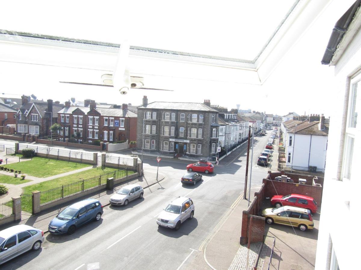 Silverstone House Great Yarmouth Bagian luar foto